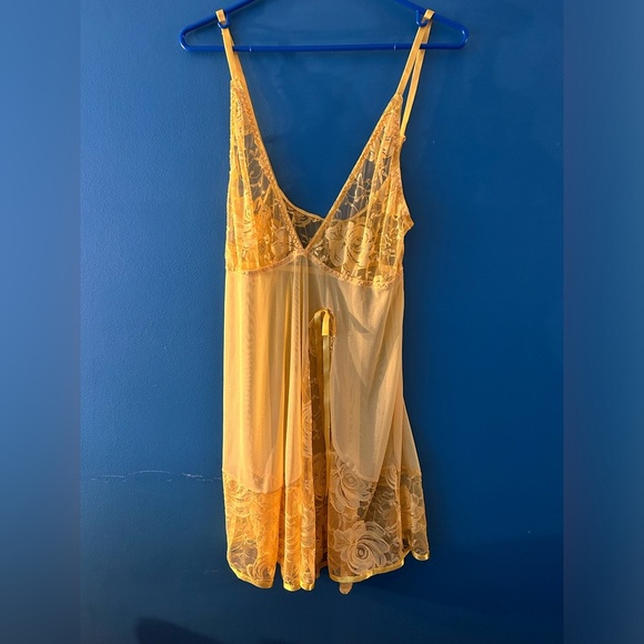 Women’s yellow lace slip dress/lingerie nightgown - Picture 2 of 11